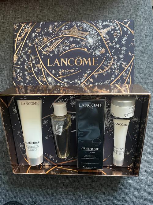 目前最贵的化妆品五件套_万元面霜是顶奢！