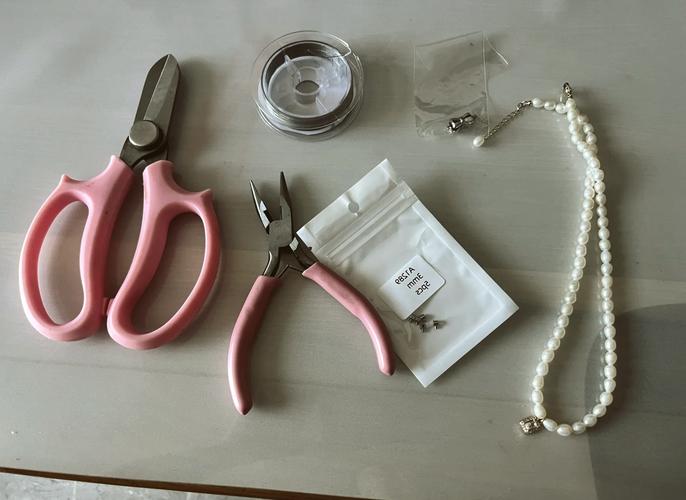 珍珠扣正确姿势示范_珍珠扣排列多样,日常保养与DIY改造 珍珠扣正确姿势示范_珍珠扣排列多样,日常保养与DIY改造