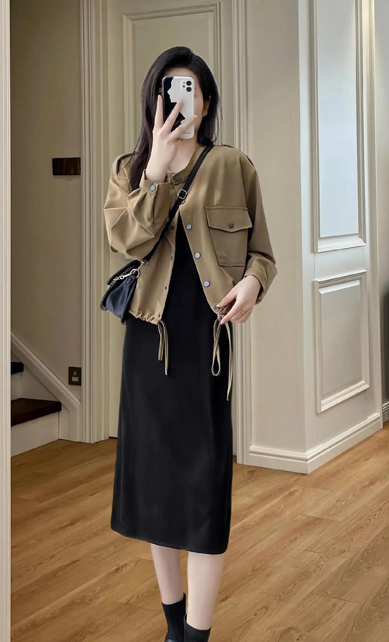 裙式上衣下面搭配什么_裙式上衣配小脚裤,显瘦百搭! 裙式上衣下面搭配什么_裙式上衣配小脚裤,显瘦百搭!