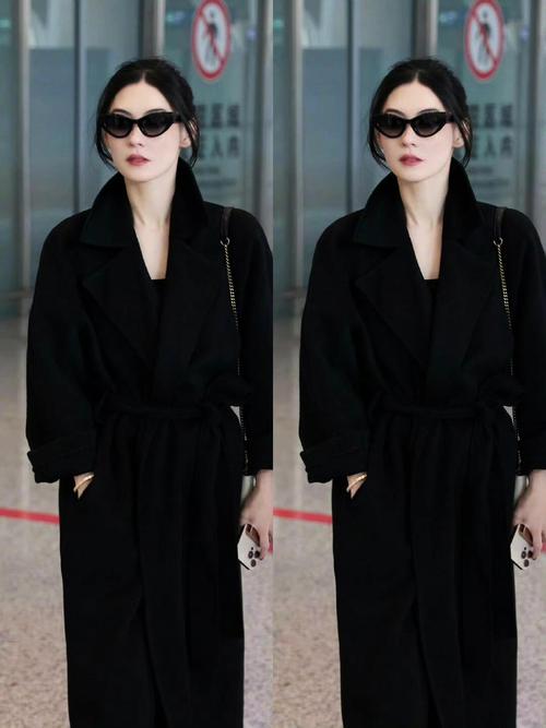 44岁女中款呢大衣怎么搭配_大地色系显高级,红大衣添华丽 44岁女中款呢大衣怎么搭配_大地色系显高级,红大衣添华丽