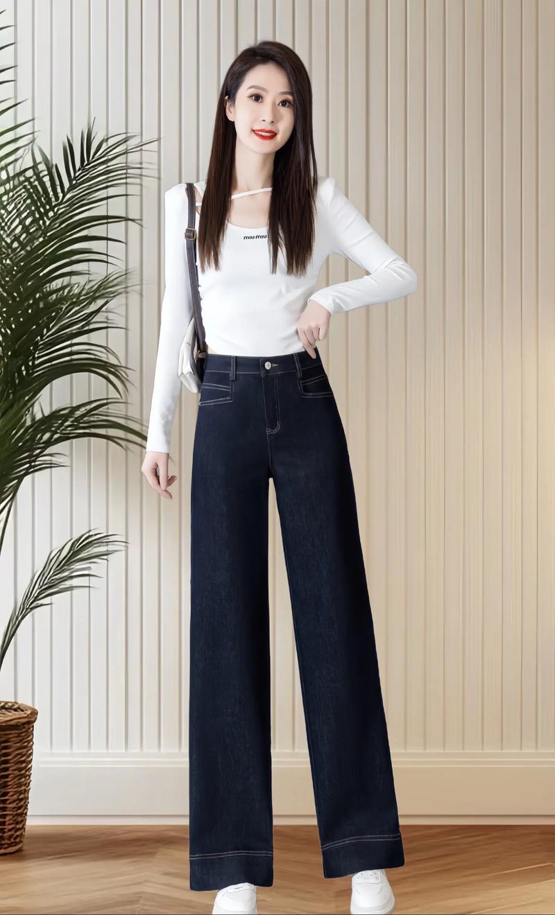 宽腿牛仔裤配什么上衣_秋日宽腿裤百搭配，外套内搭都好看