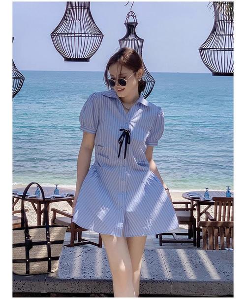 淡蓝色连衣裙搭配啥外套_淡蓝连衣裙配外套，风格多变又好看！