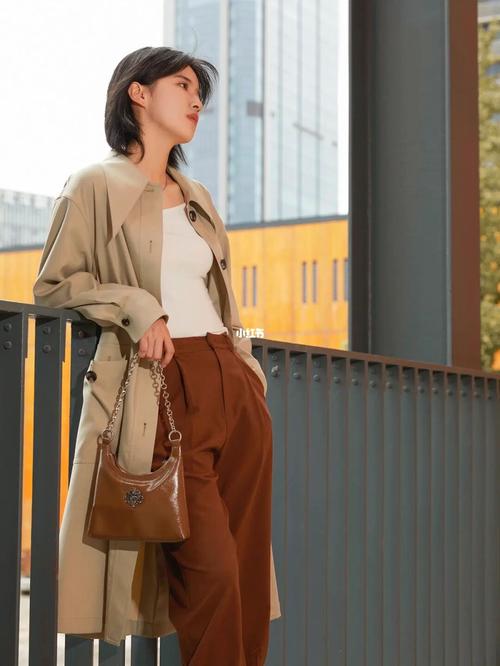 灰绿色羊毛大衣怎么搭配_灰绿羊毛大衣秋装时尚,气质显瘦搭配指南 灰绿色羊毛大衣怎么搭配_灰绿羊毛大衣秋装时尚,气质显瘦搭配指南