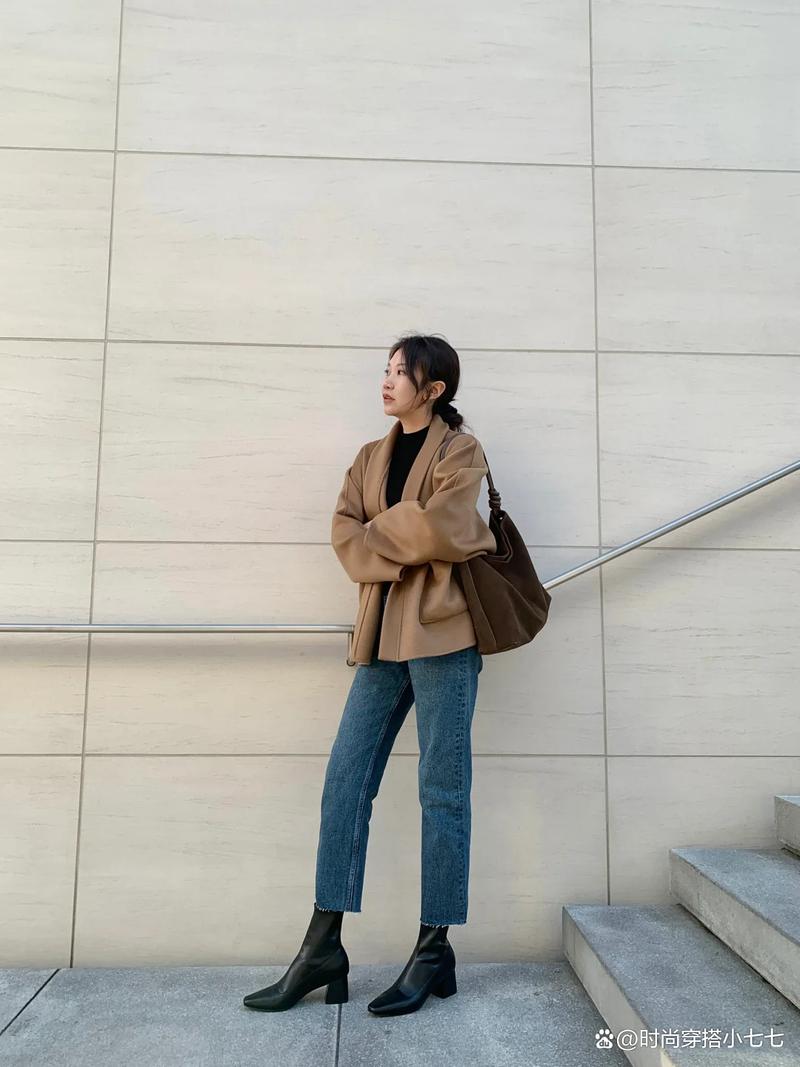切尔西短靴配什么裤子_切尔西靴搭九分裤开衩裤显腿长，配裙外套显帅气