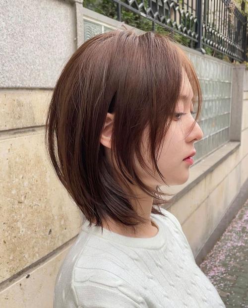 显发量多的发型_轻盈层次告别厚重，清爽舒适迎夏天！