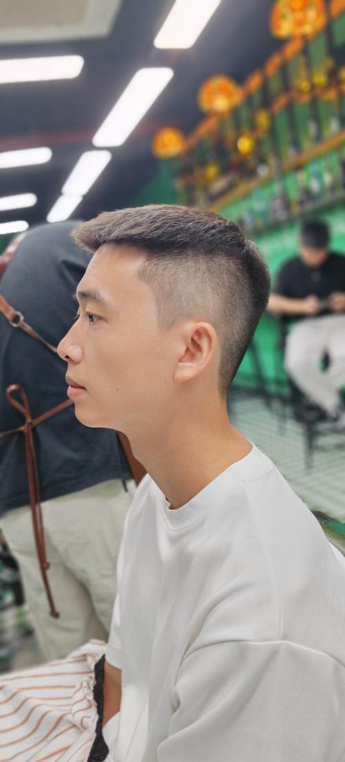 长栗子头发型男_朴叙俊栗子头爆火,简单又不简单! 长栗子头发型男_朴叙俊栗子头爆火,简单又不简单!