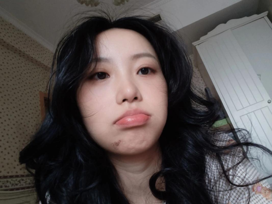 姐姐刚起床头发像什么一样乱_头型乱睡姿惹祸？这样整才服帖