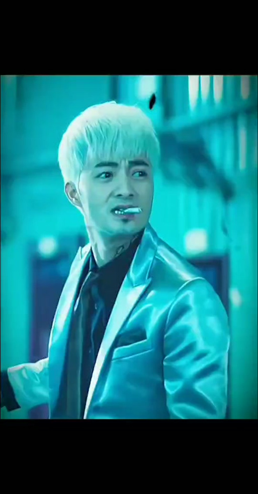 脸前有一绺头发的杀手是谁_发际线背后的故事