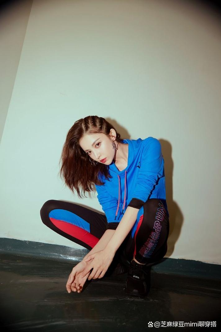 穿帽衫适合什么发型_秋冬帽衫外套搭配，发型提整体感，打造不同风格