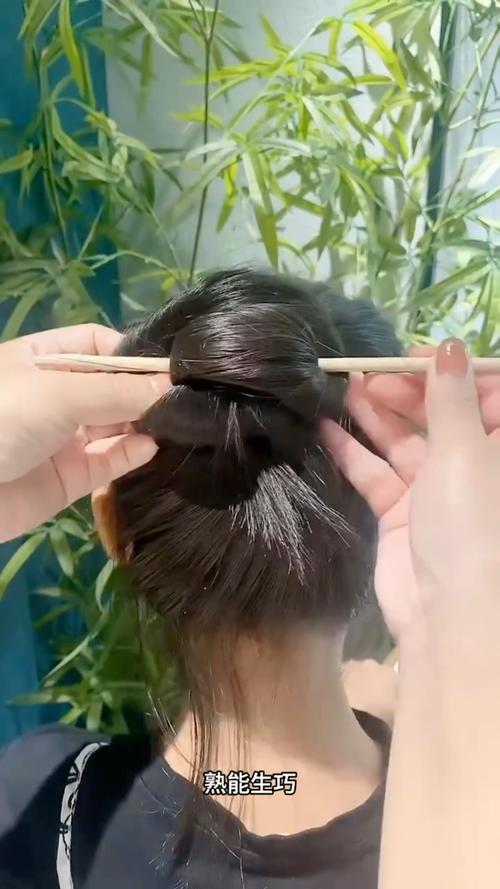 用筷子扎头发_简单优雅，现代东方美