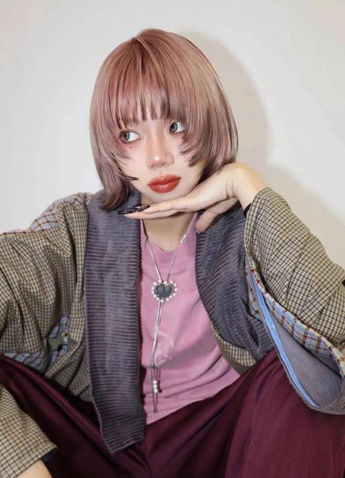 朋克发型女生_展现个性与叛逆