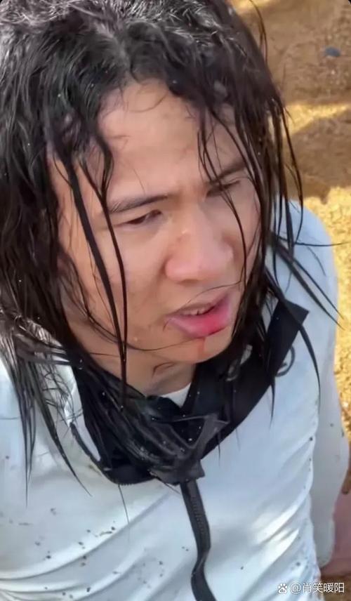 淋雨把头发淋湿了要立马吹干吗_淋雨后头发怎么处理？速看！