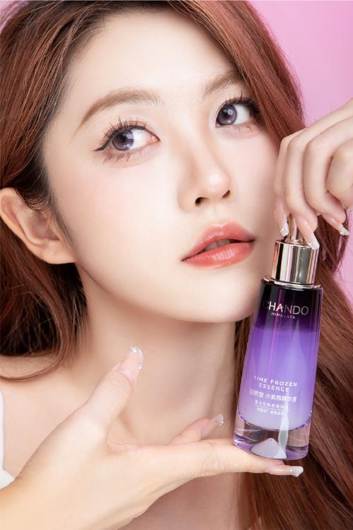 自信女人最好的化妆品_选对化妆品,自信光彩照人! 自信女人最好的化妆品_选对化妆品,自信光彩照人!