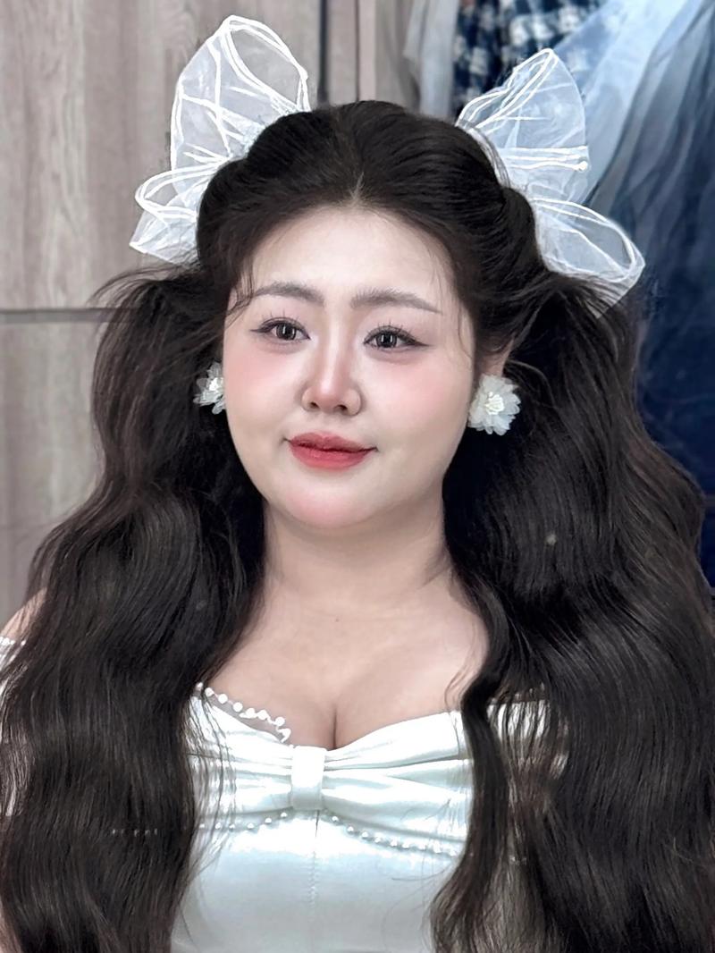 丑老肥化妆后逆袭清纯少女_化妆变美提自信,内在美才是真谛 丑老肥化妆后逆袭清纯少女_化妆变美提自信,内在美才是真谛