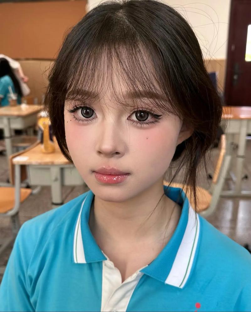 16岁可以化妆吗_16岁美少女，别让化妆品毁容！