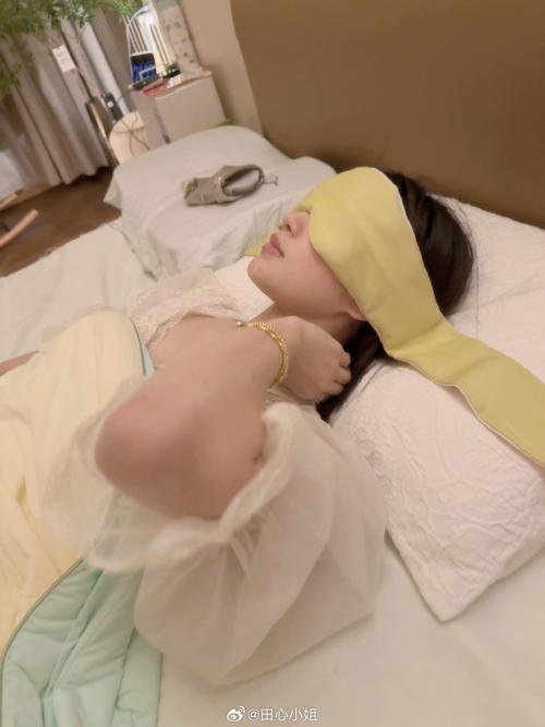 不愿化妆宁愿睡觉的女生_女性爱美各有态，素颜亦是一种美