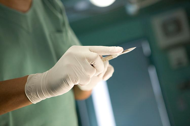 拿手术刀的姿势_灵活精准安全用力