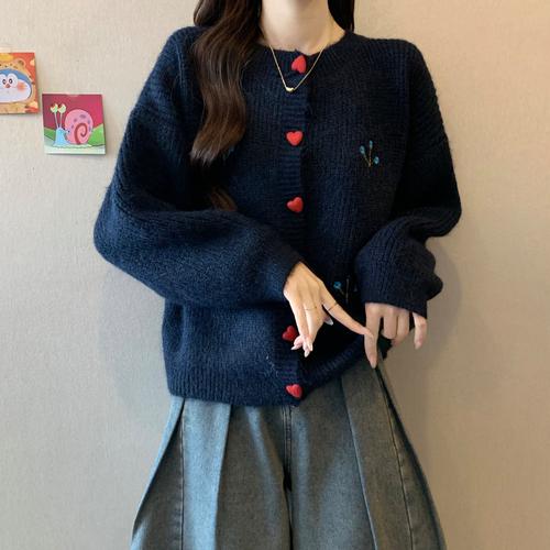 雪青色外套配什么颜色毛衣_清新沉稳高级,冬日时尚必备 雪青色外套配什么颜色毛衣_清新沉稳高级,冬日时尚必备