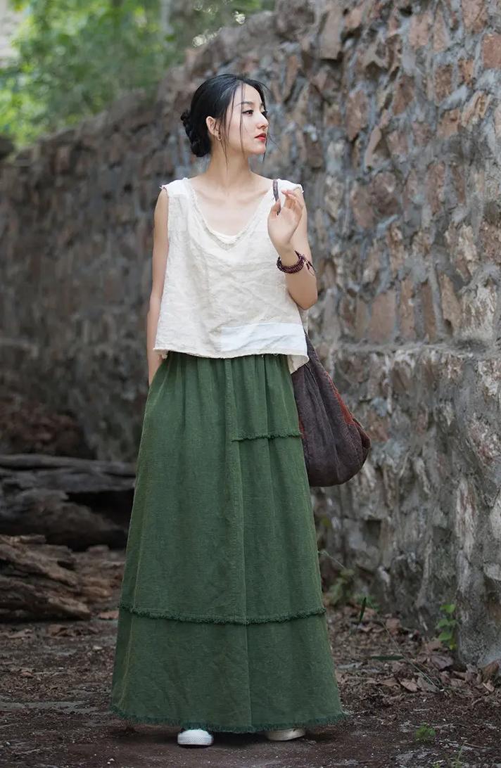 素色棉麻半身裙配什么上衣_棉麻半身裙百搭时尚，配搭多样显个性