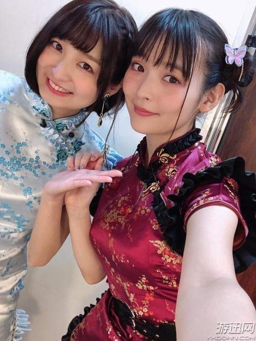 唐装上衣下身搭配什么好看_唐装上衣搭配裤子,风格多变,颜色选择多样 唐装上衣下身搭配什么好看_唐装上衣搭配裤子,风格多变,颜色选择多样