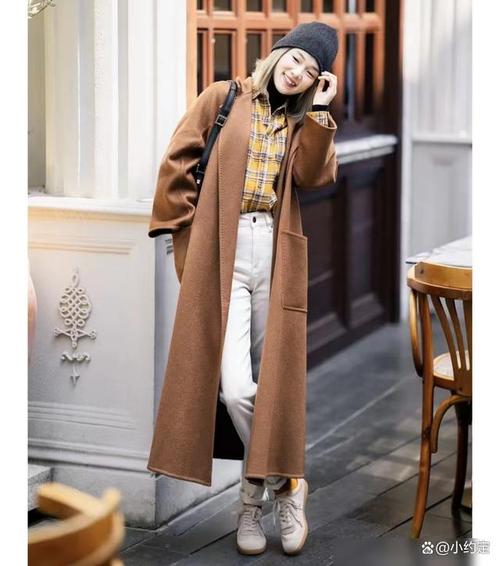 深焦糖色大衣配什么内搭_职场到日常,穿出你的时尚感 深焦糖色大衣配什么内搭_职场到日常,穿出你的时尚感