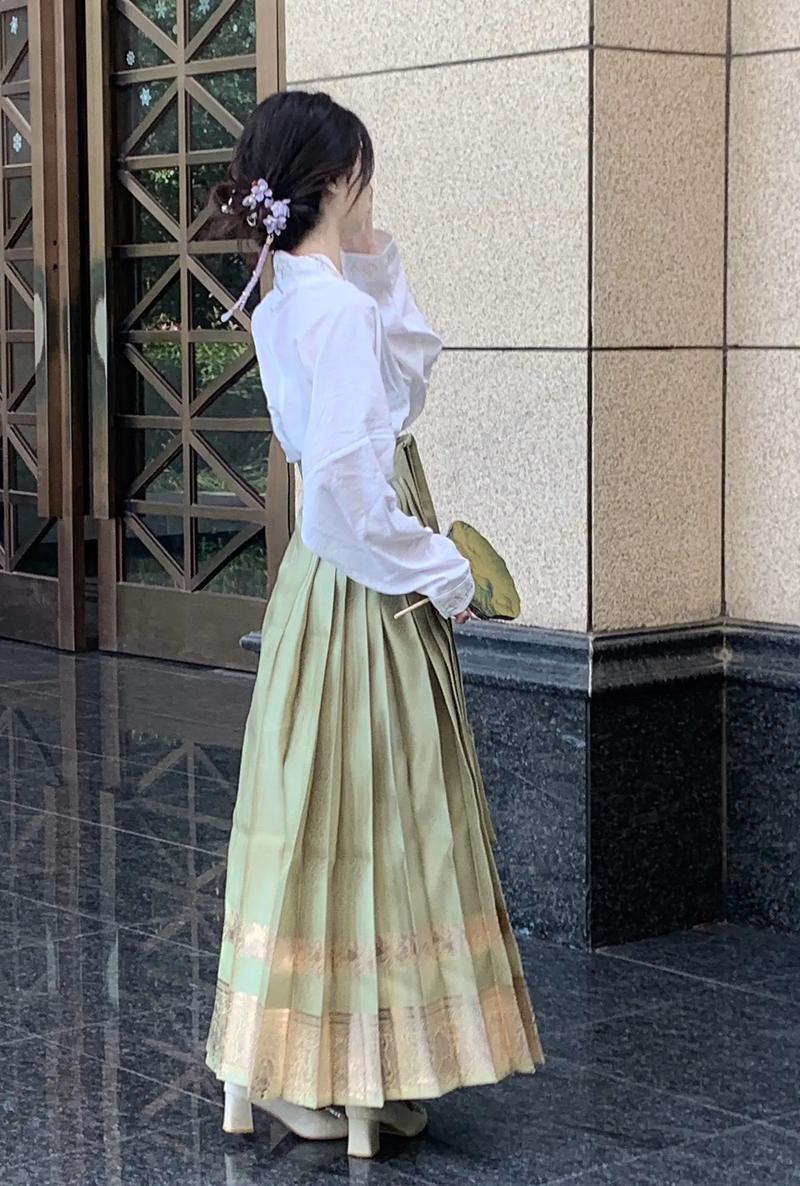 多巴胺和马面裙怎么搭配_多巴胺色系与马面裙的时尚碰撞