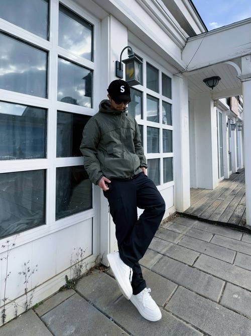 得物最火的男穿搭博主_基础款穿出高级感 得物最火的男穿搭博主_基础款穿出高级感