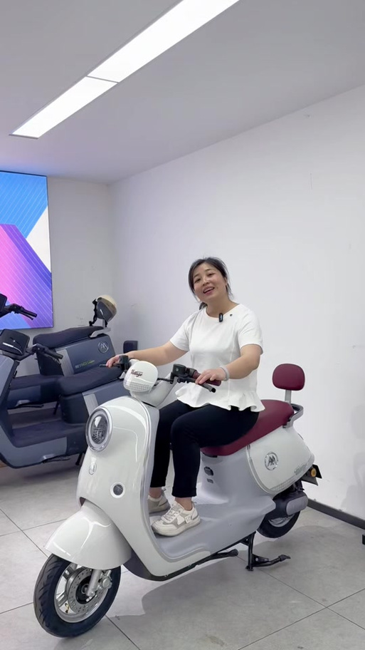 爱玛橙适合60岁穿吗_活力时尚,成熟女性优选色 爱玛橙适合60岁穿吗_活力时尚,成熟女性优选色