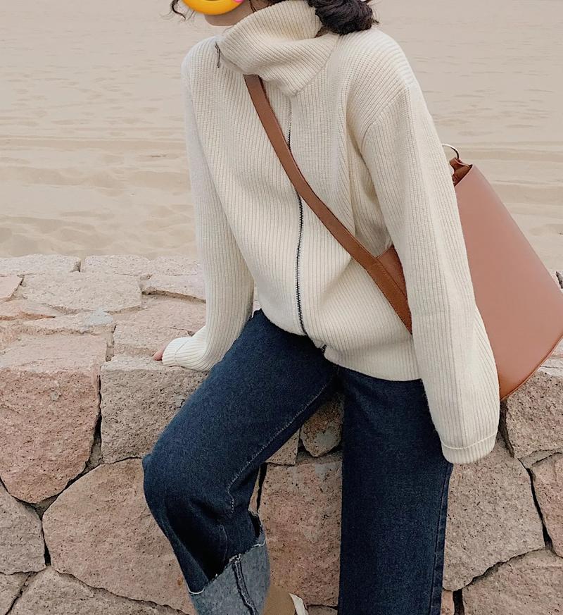 大领口毛衣怎么配打底_内搭毛衣穿搭技巧 大领口毛衣怎么配打底_内搭毛衣穿搭技巧