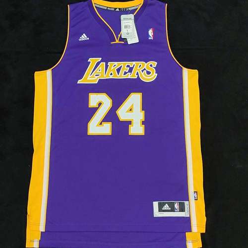 湖人紫金配色_从詹姆斯16到Air Jordan 4备受关注