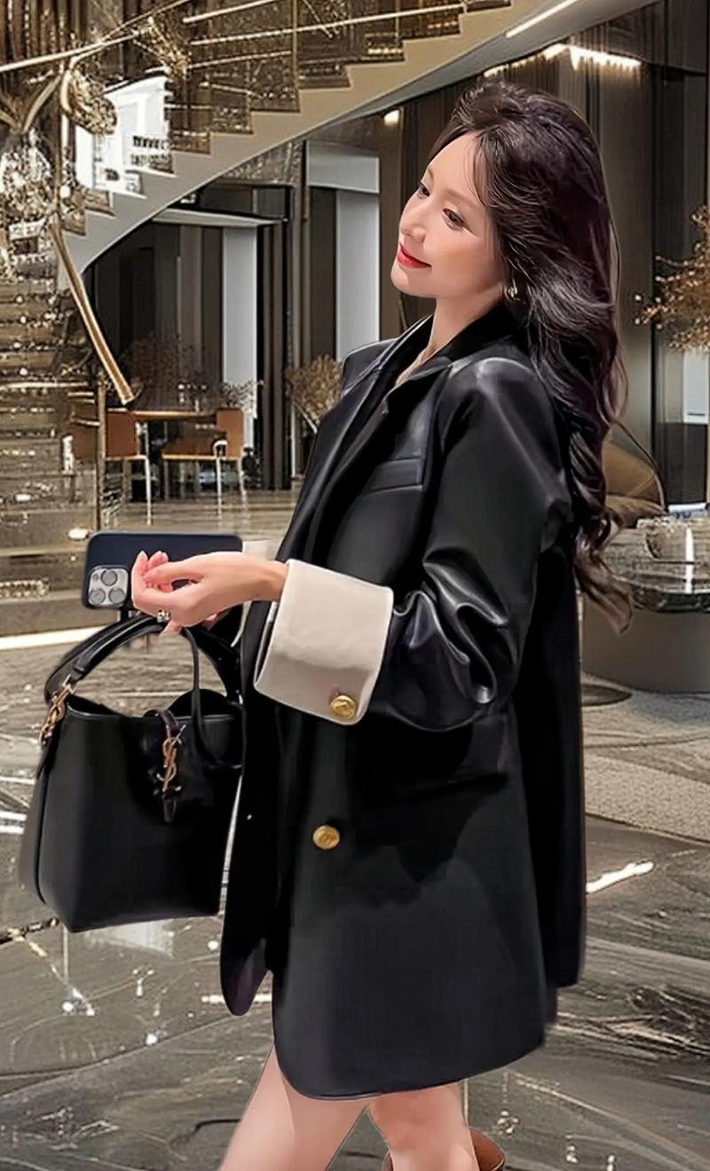 皮西装外套搭配_皮西装时尚百搭，显干练显气质！