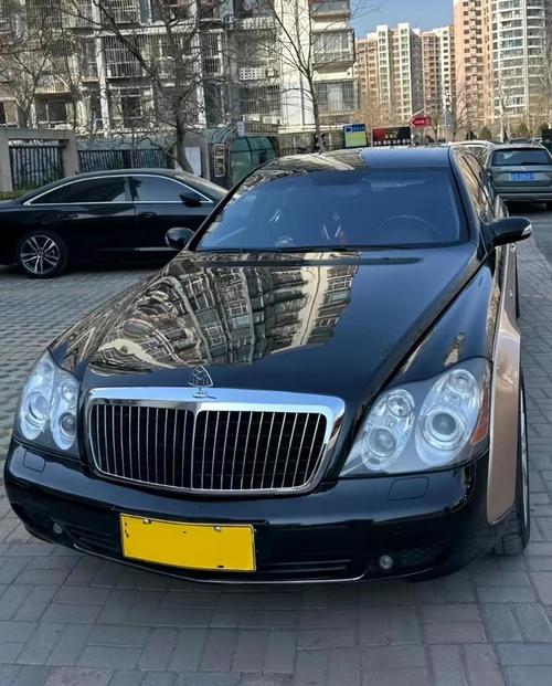 迈巴赫黑金配色_奢华与品味的完美融合