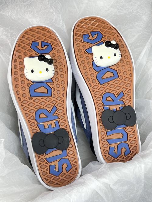 蓝黑色三个最佳配色_百搭显格调，优雅沉稳又奢华