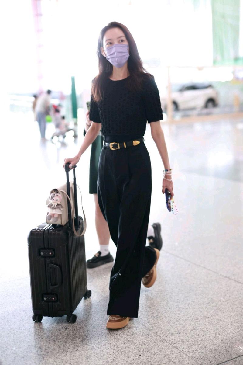 O型腿的穿衣搭配_平底裤装显腿长