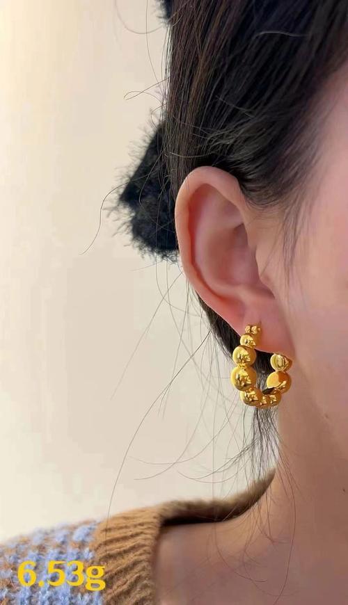 撒拉服黄色配什么耳环_黄色撒拉服配耳环，显气质！