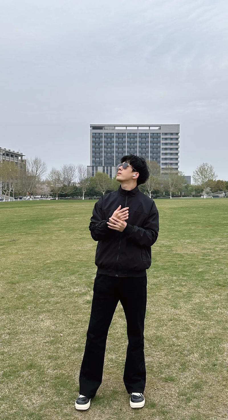 又瘦又高的男生适合穿什么衣服_穿出好比例