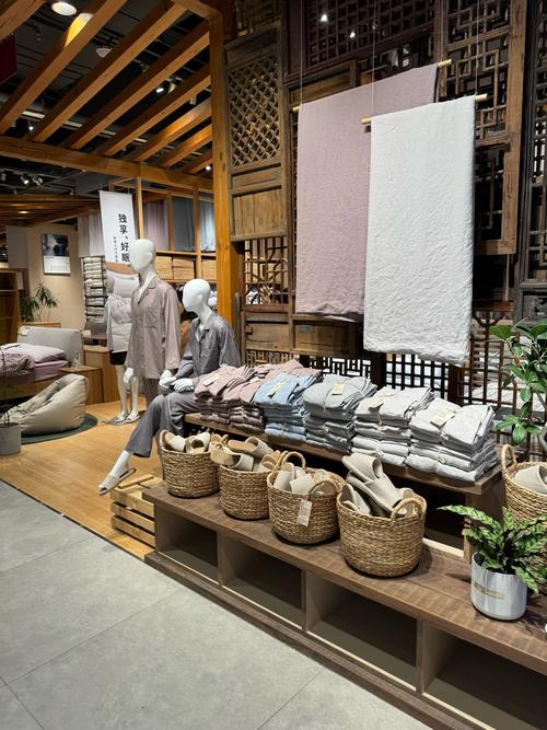 无印良品睡衣展台搭配_简约舒适，放松体验