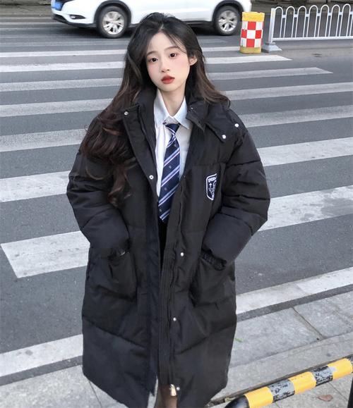 高三女生秋冬装搭配推荐_暖色调毛衣配裤装,叠穿保暖显活力 高三女生秋冬装搭配推荐_暖色调毛衣配裤装,叠穿保暖显活力