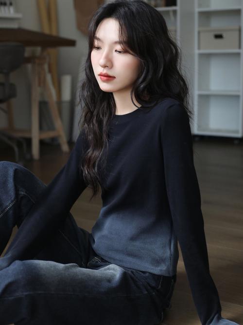 半肩黑色上衣怎么搭_百搭显瘦，百搭时尚！