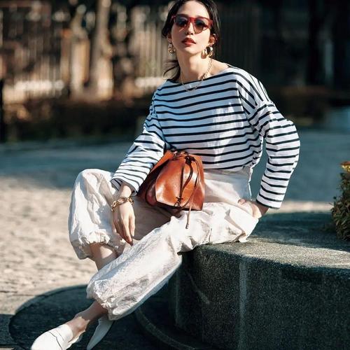 日杂推荐比较新穿衣搭配技巧_日杂风穿搭显年轻，简约舒适显气质