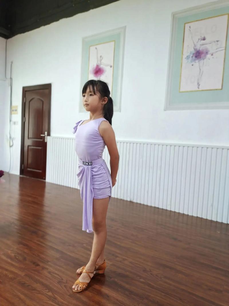 练拉丁舞出水了怎么办_拉丁舞出水?别慌,这样处理最妙! 练拉丁舞出水了怎么办_拉丁舞出水?别慌,这样处理最妙!