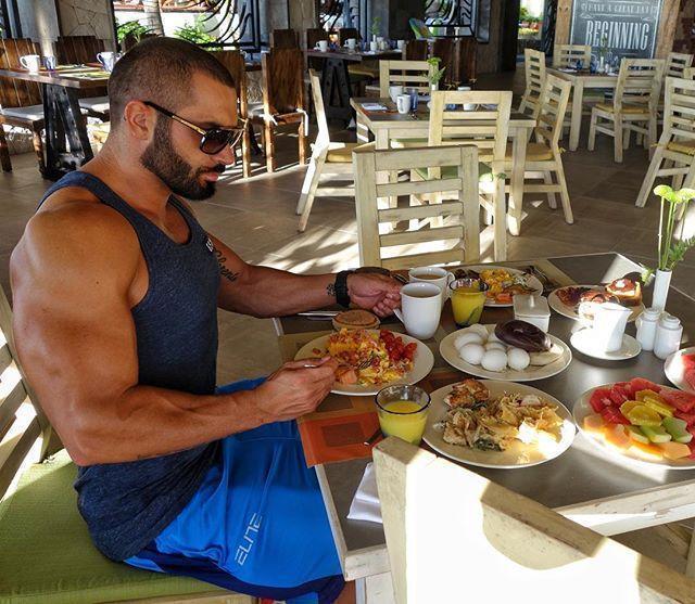 街头健身拉扎尔_健身界的传奇塑形师 街头健身拉扎尔_健身界的传奇塑形师