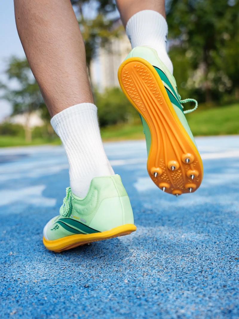 钉鞋适合长跑还是短跑_短跑选钉鞋,长跑选普通鞋 钉鞋适合长跑还是短跑_短跑选钉鞋,长跑选普通鞋