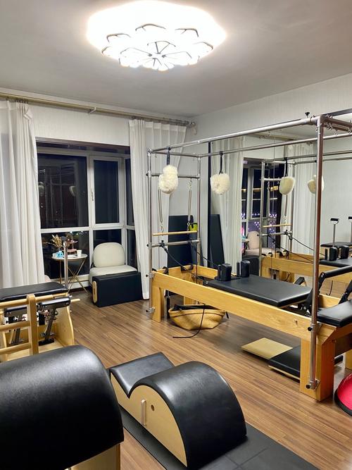 横向拉腿的健身器材_健身拉腿器,练腿塑形防腰痛 横向拉腿的健身器材_健身拉腿器,练腿塑形防腰痛