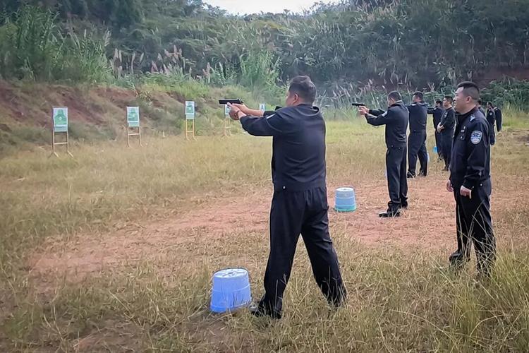 肩枪的正确要领_肩枪挂枪要领，提升战斗力