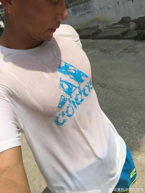 热出来的汗水和锻炼出来的汗水_夏天热汗运动汗有别,补水清洁各不同 热出来的汗水和锻炼出来的汗水_夏天热汗运动汗有别,补水清洁各不同