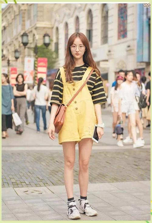 黑白格适合黄皮肤吗_黄皮穿黑白格,显瘦提气色 黑白格适合黄皮肤吗_黄皮穿黑白格,显瘦提气色