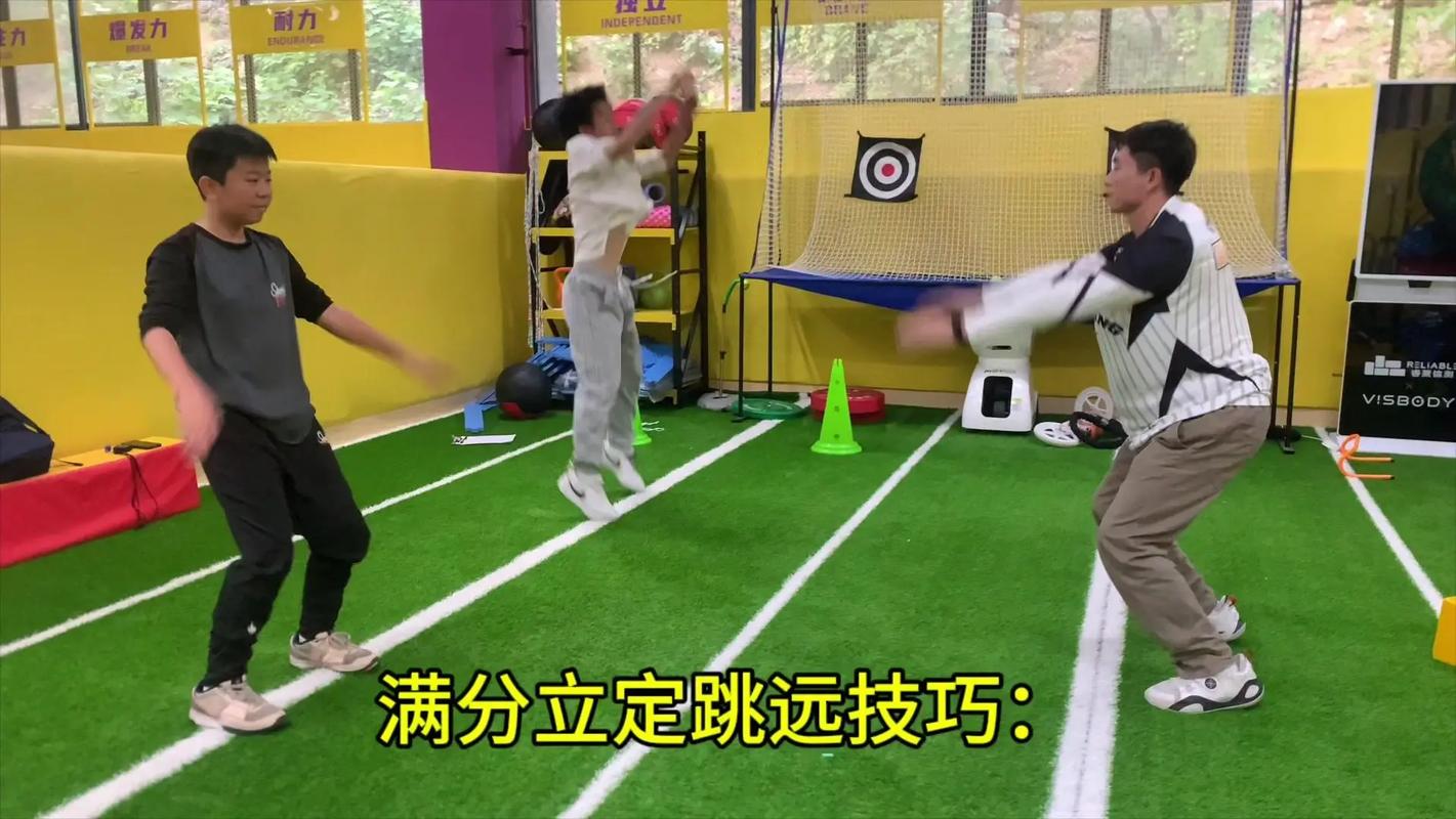 跳跃落地缓冲正确姿势_站直起跳脚前掌,膝盖微屈缓冲好 跳跃落地缓冲正确姿势_站直起跳脚前掌,膝盖微屈缓冲好