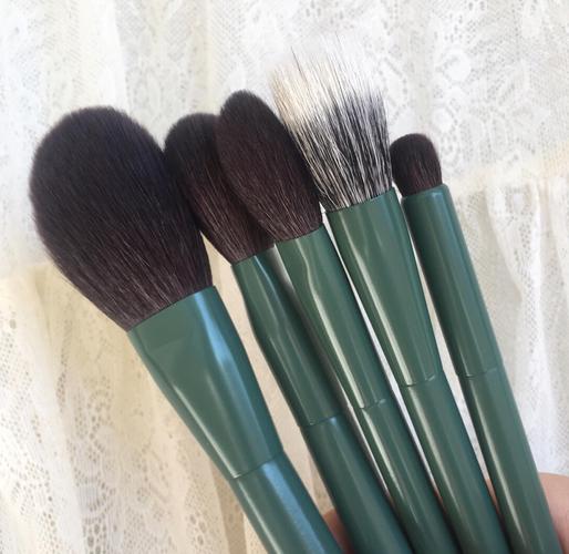 雨辑化妆刷：好用又好看，护肤护发全搞定！