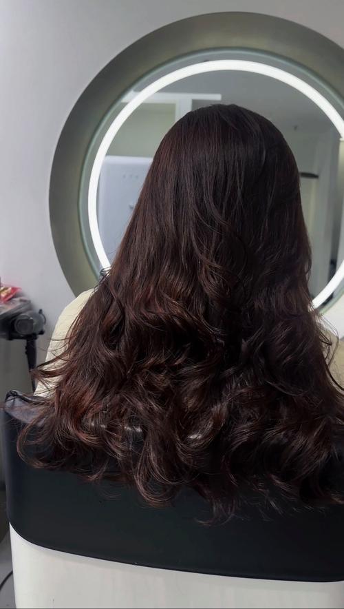 只蓬松不卷的烫发_摩根烫C弯蓬松，塑型纹理烫推荐